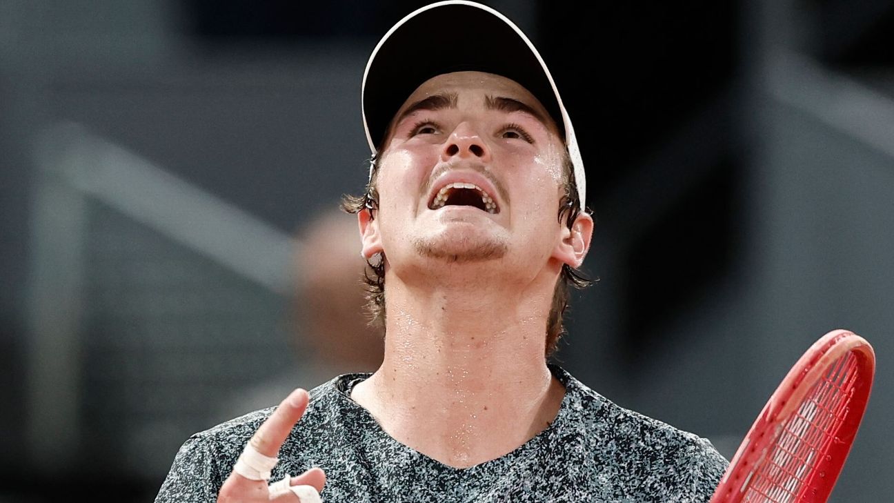 João Fonseca volta às quadras após eliminação em Roland Garros