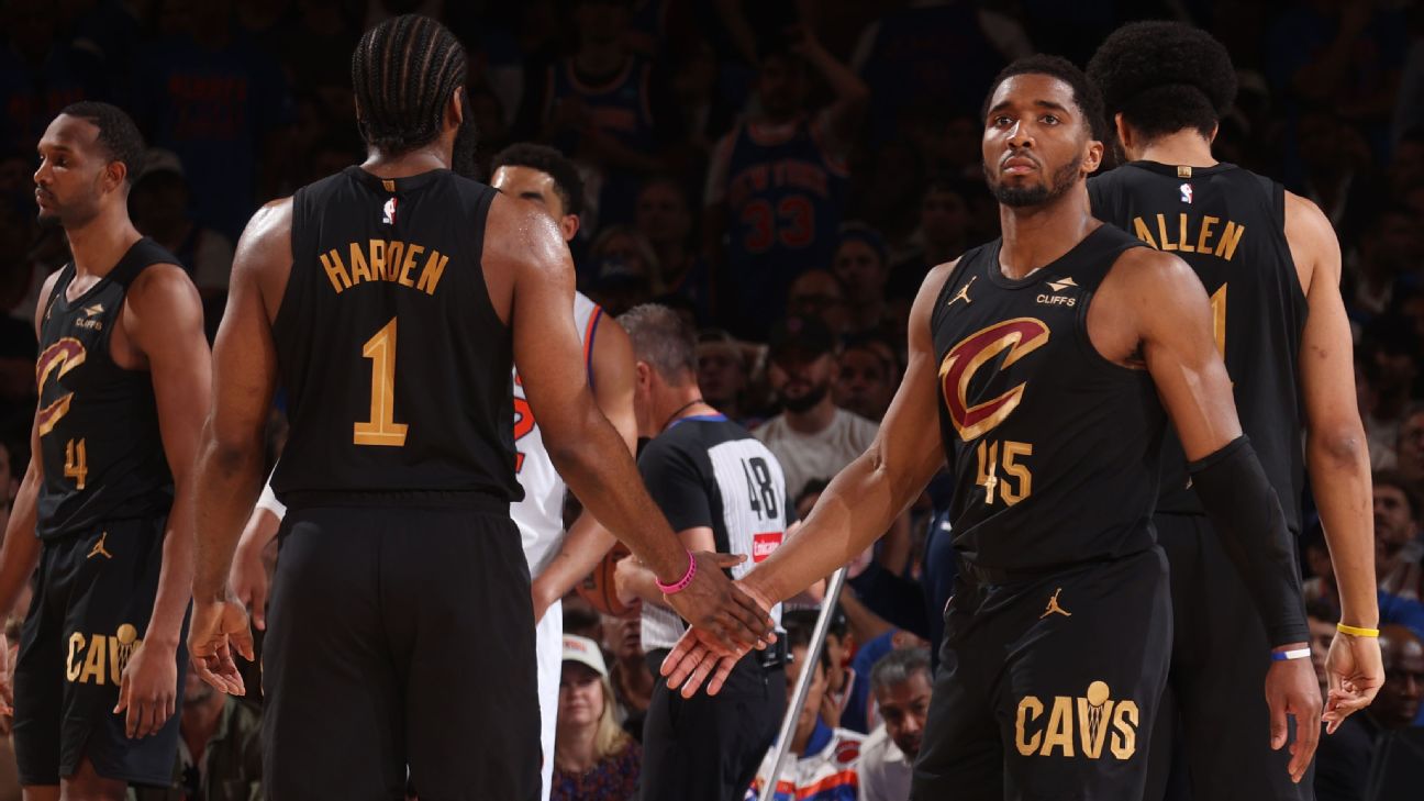 Cavs perdem vantagem de 22 pontos e técnico lamenta erro