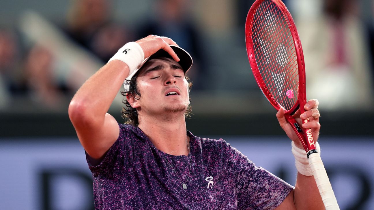 João Fonseca é eliminado por Mensik em quartas de Roland Garros
