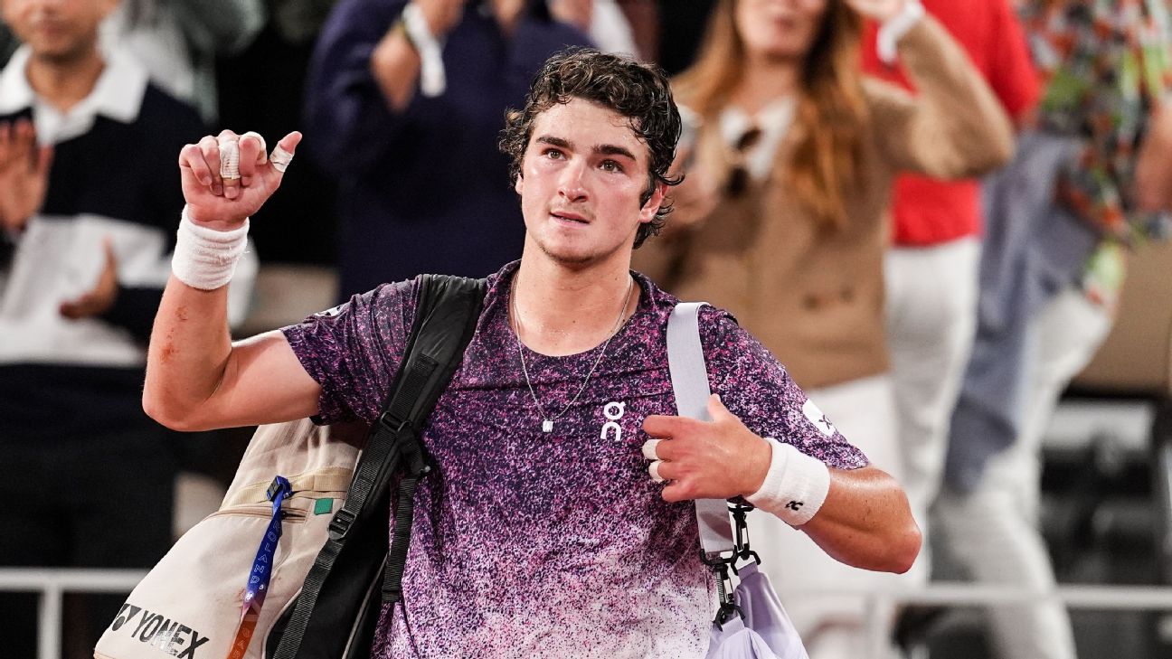 João Fonseca reflete sobre eliminação em Roland Garros
