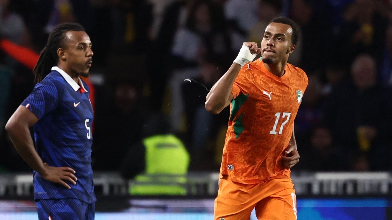 Costa do Marfim vira sobre França com gol de irmão de craque