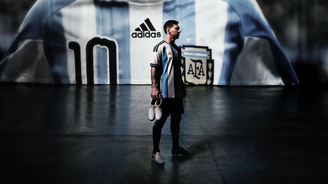 Chuteira especial de Messi para última Copa do Mundo da Argentina