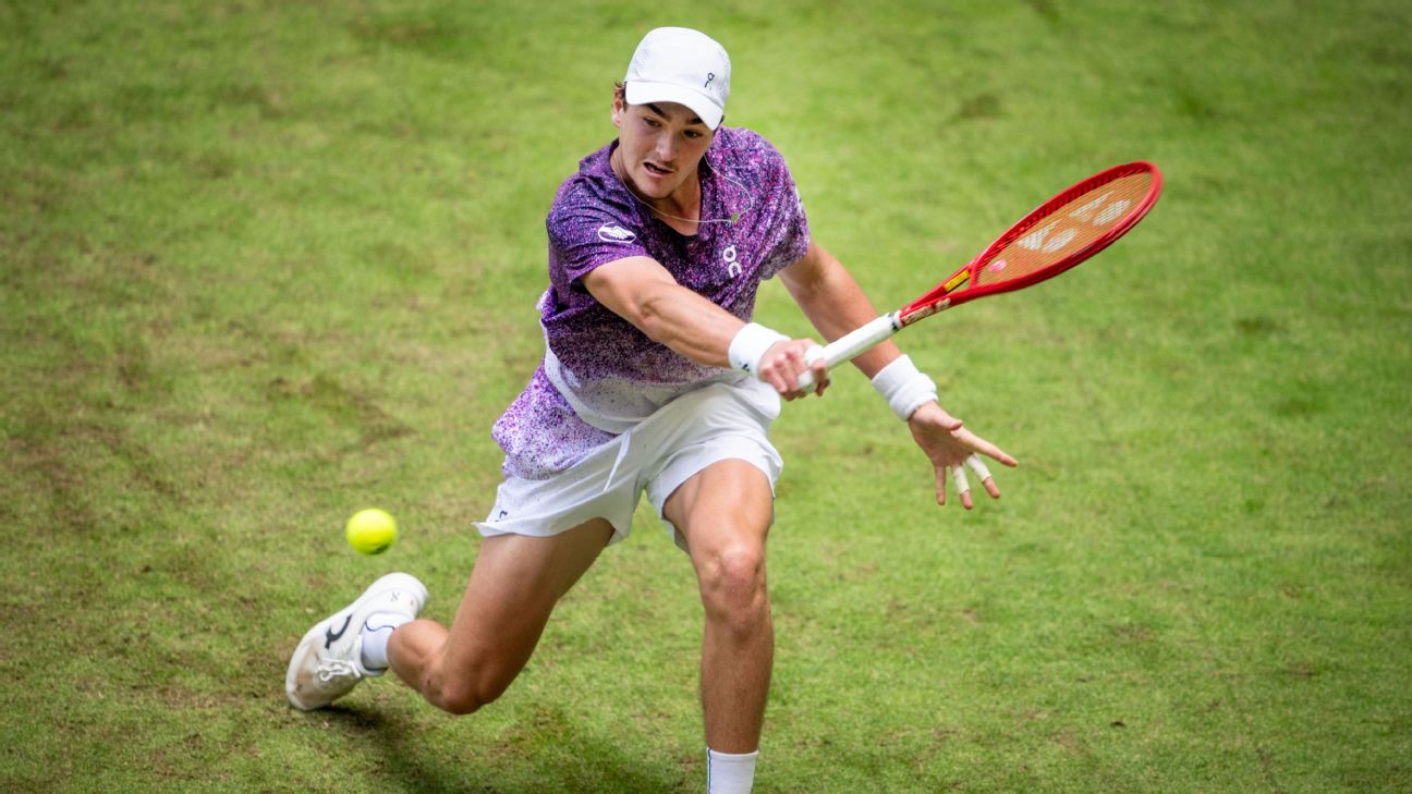 João Fonseca estreia em Wimbledon contra espanhol Bautista Agut