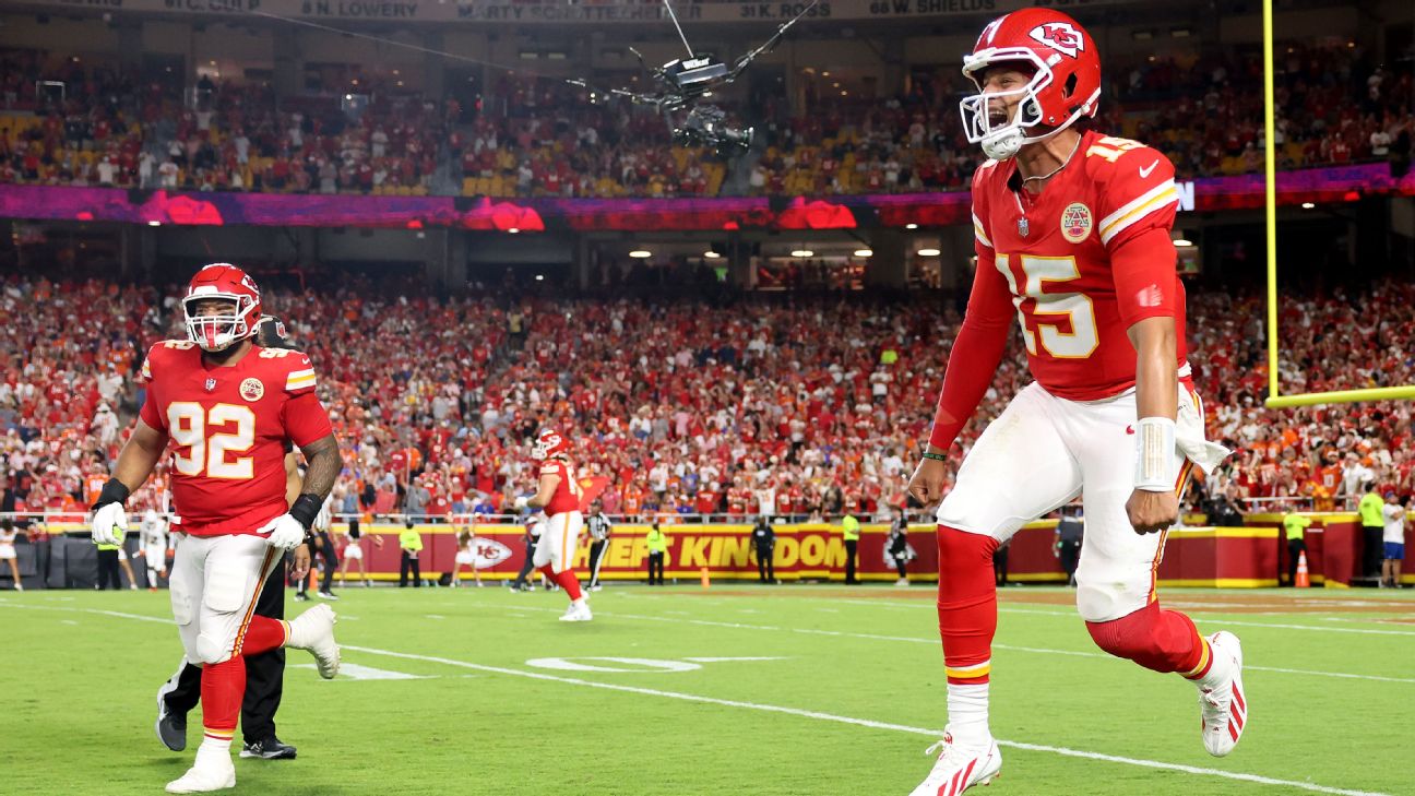 Chiefs vencem Broncos com Mahomes e estreia de Kenneth Walker III